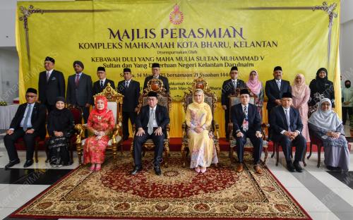 TENGKU DR MUHAMMAD FAIZ PETRA