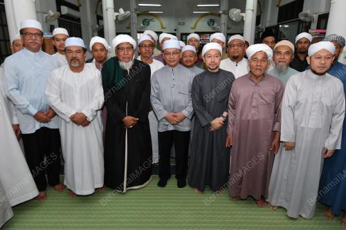 DATUK DR MOHD NA'IM MOKHTAR
