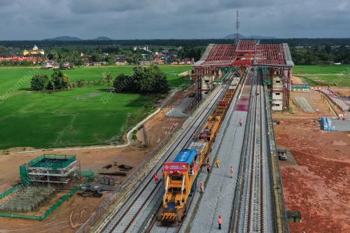 PEMASANGAN LANDASAN ECRL KOTA BAHRU