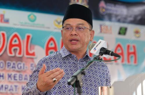 DATUK DR MOHD NA'IM MOKHTAR