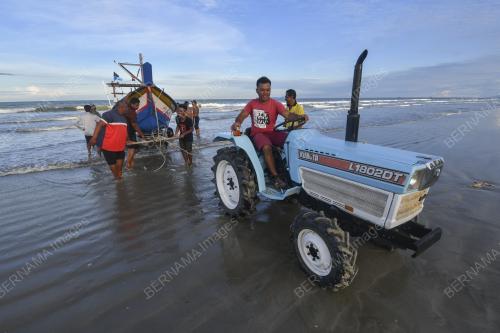 NELAYAN PANTAI