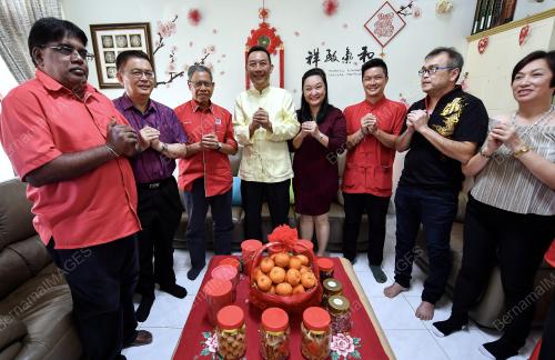 KB01_16022018_CNY_BN201802159056
