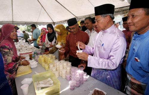 MUSTAPA MOHAMED