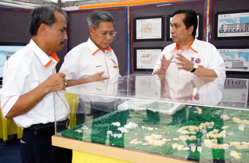 MUSTAPA MOHAMED