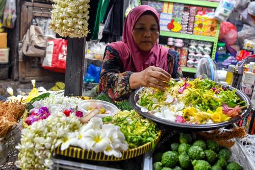 PENIAGA BUNGA SEGAR DI PASAR SITI KHADIJAH