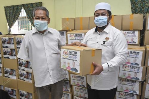 DATUK AHMAD MARZUK SHAARY