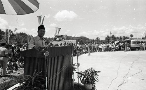 DR. MAHATHIR MOHAMAD