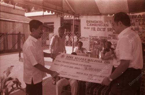 DATO' SRI MOHD NAJIB TUN ABDUL RAZAK