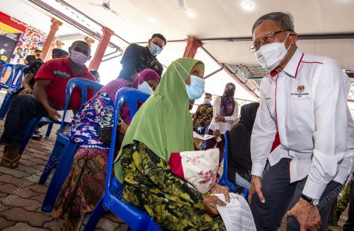 DATUK SERI MUSTAPA MOHAMED