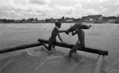 KB01_20032015_PESTA_SUNGAI049