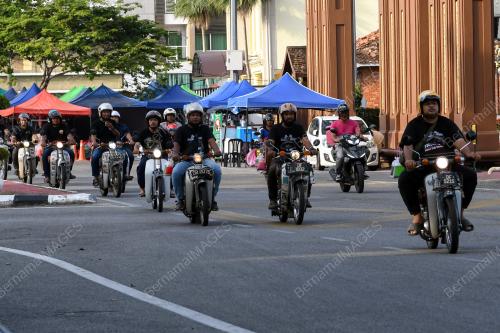 I PHOSO HONDA C70