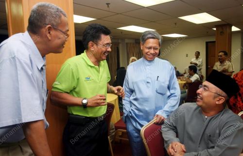 MUSTAPA MOHAMED