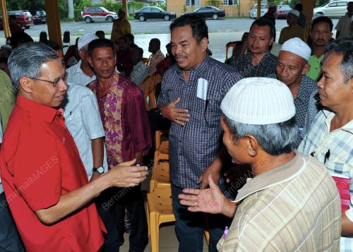 DATUK SERI MUSTAPA MOHAMED