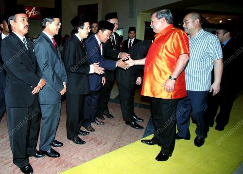 SULTAN IBRAHIM ALMARHUM SULTAN ISKANDAR