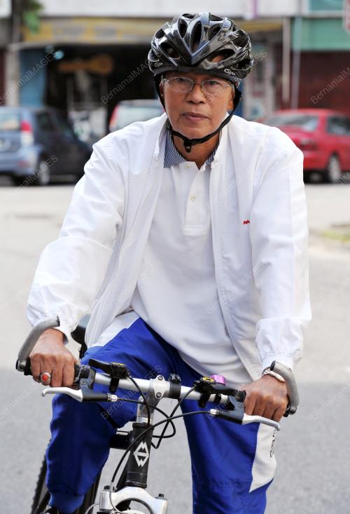 WAN HASHIM WAN MAHMOOD