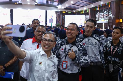 FAHMI FADZIL