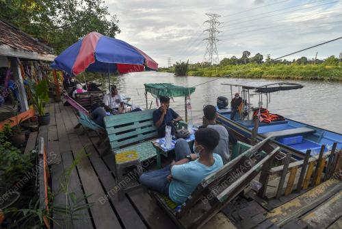 KAMPUNG PULAU TENGAH