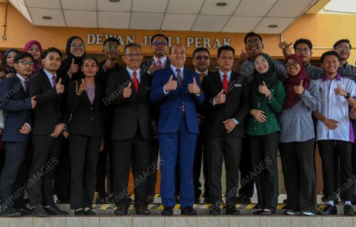 DR MOHD ZAHARI ISMAIL