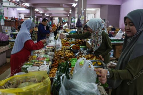 PENIAGA WANITA PASAR SITI KHADIJAH