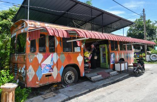 BAS LAMA JADI KEDAI RUNCIT