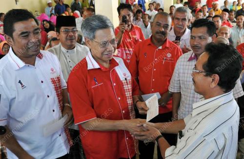 DATUK SERI MUSTAPA MOHAMED