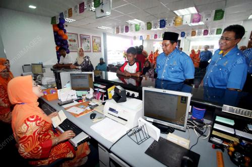 AWANG ADEK HUSSEIN