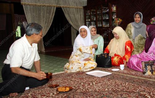 MUSTAPA MOHAMED