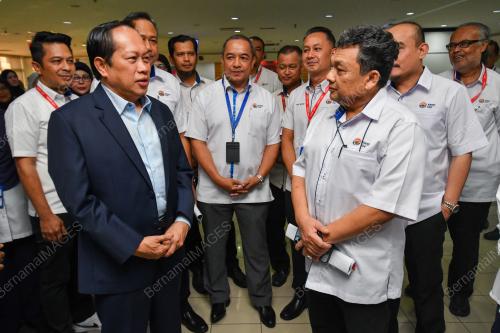 DATUK SERI AHMAD MASLAN