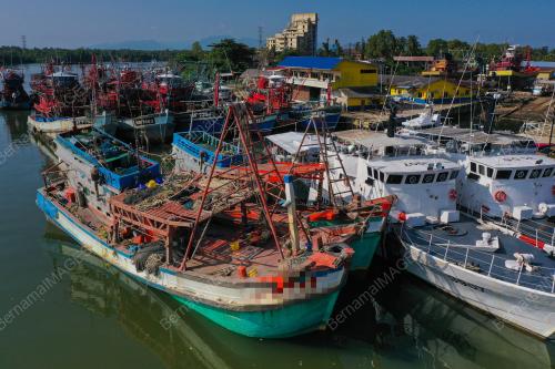 RAMPASAN BOT NELAYAN ASING VIETNAM