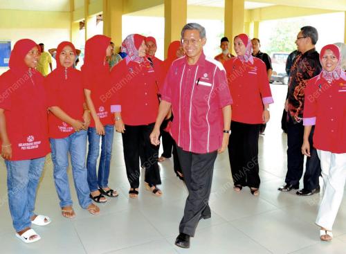 DATUK SERI MUSTAPA MOHAMED