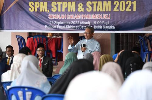 DATUK SERI MUSTAPA MOHAMED