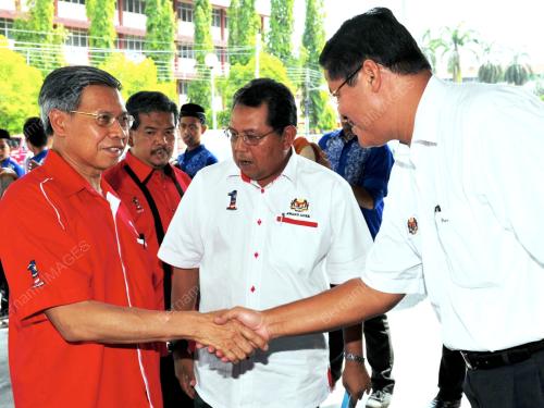DATUK SERI MUSTAPA MOHAMED
