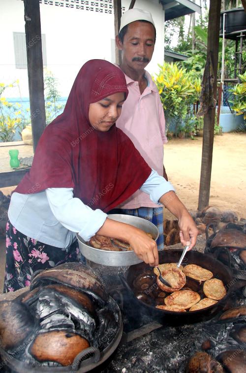 KUIH AKOK