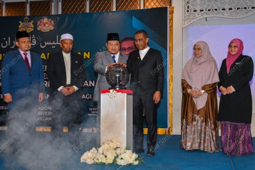 DATUK SERI TAKIYUDDIN HASSAN