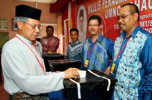 MUSTAPA MOHAMED
