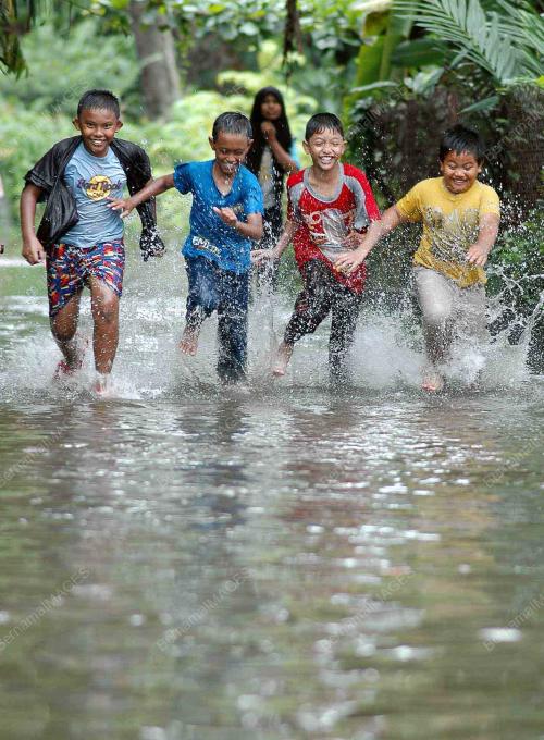 AIR HUJAN