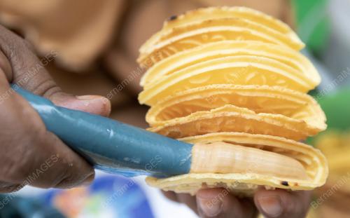 KUIH KAPIT EMPAT DARA