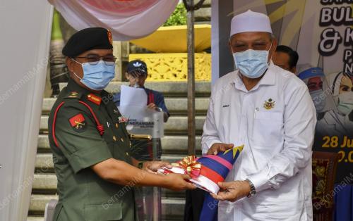 DATUK AHMAD YAKOB