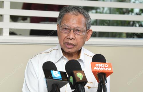 DATUK SERI MUSTAPA MOHAMED