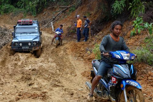 ORANG ASLI GUA MUSANG
