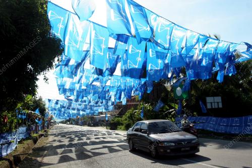 KB01_29042013_BENDERA_BN