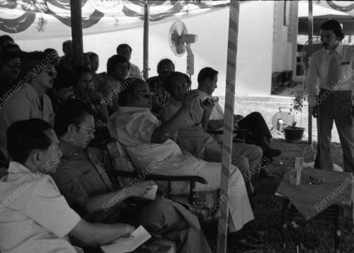 DATO SHARIFF MELAWAT TANAH MERAH