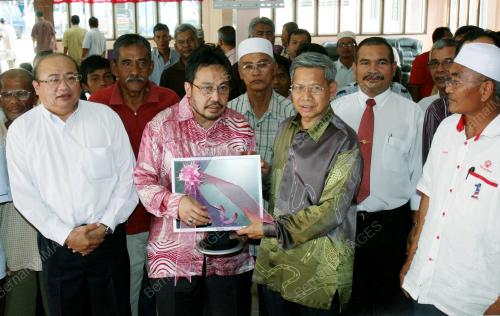 DATUK SERI MUSTAPA MOHAMED