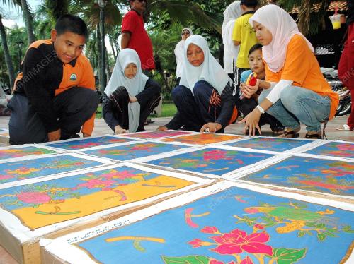PERTANDINGAN INTERAKTIF KRAF
