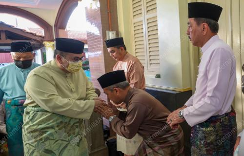 DR TENGKU MUHAMMAD FAIZ PETRA SULTAN ISMAIL PETRA