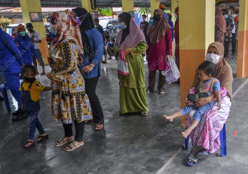 BANTUAN MANGSA BANJIR