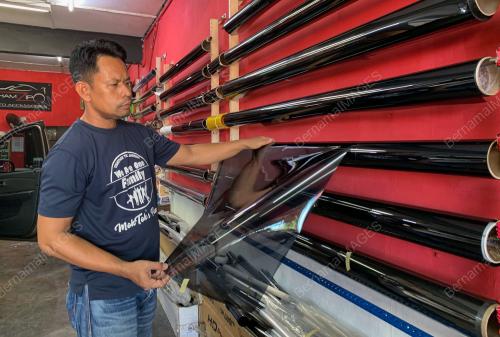 TINJAUAN PEMASANGAN CERMIN GELAP
