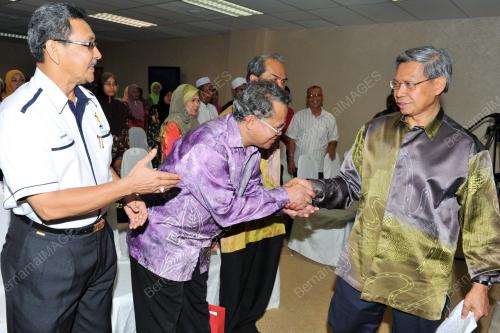 DATUK SERI MUSTAPA MOHAMED