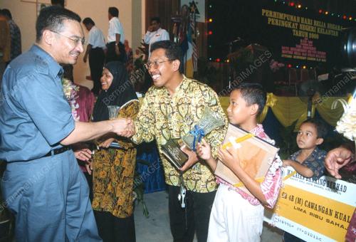 KB02-10_06_2000PERSATUANTERBAIK_08012016