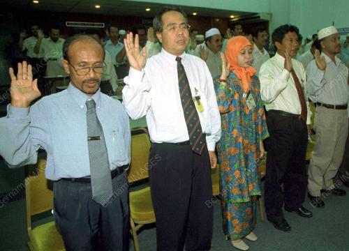 KB02-130200_IKRAR_SETIA_06012016